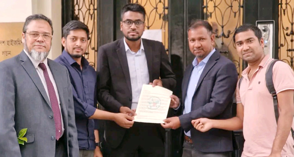 প্রবাসীদের ভোটাধিকার নিশ্চিত ও বিভিন্ন দাবিতে প্রবাসী অধিকার পরিষদের প্রতিবাদলিপি পেশ