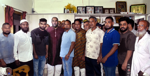দাউদপুর ইউনিয়ন বিএনপির সাধারণ সম্পাদকের বাড়িতে জেলা বিএনপির সভাপতি আব্দুল কাইয়ুম চৌধুরী