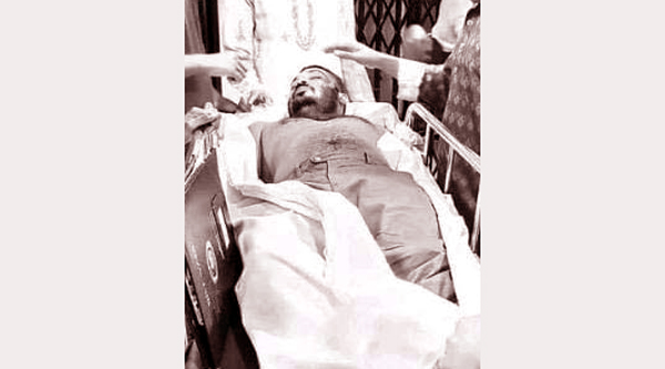 হিন্দু সম্প্রদায়ের দোলযাত্রায় হোলিকা দহন নিয়ে তুলকালাম কান্ড; নিহত ১, আহত ৭-৮ জন