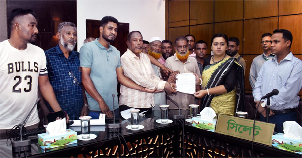 সিলেটে রোড পারমিটের দাবীতে ব্যাটারী চালিত রিক্সা মালিক শ্রমিক ঐক্য পরিষদের মিছিল-সমাবেশ
