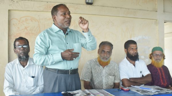 সিসিকের বালুচরে মালিক শ্রমিক ঐক্য পরিষদের শ্রমিক সমাবেশ অনুষ্ঠিত