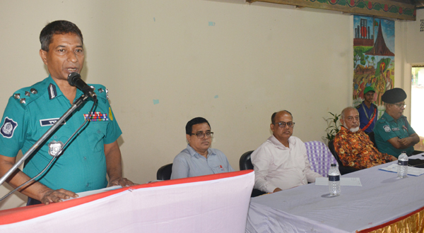 সুশিক্ষিত প্রজন্মই পারে সমাজ ও দেশকে উন্নয়নের পথে এগিয়ে নিতে : এসএমপি কমিশনার