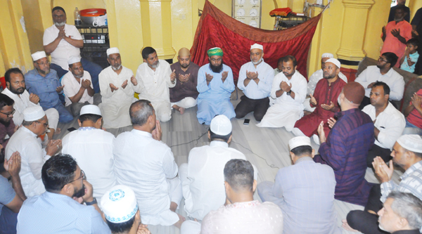 সিলেট চেম্বারের নির্বাচন দ্রুত সম্পন্ন হওয়ার প্রত্যাশায় সম্মিলিত ব্যবসায়ী পরিষদের দোয়া মাহফিল