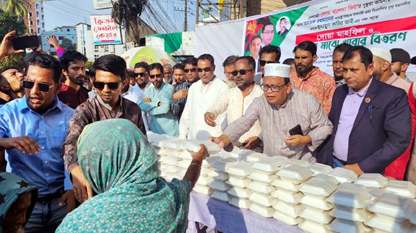 দেশনেত্রী খালেদা জিয়ার সুস্থতা কামনায় আম্বরখানায় দোয়া মাহফিল ও দুস্থদের মাঝে খাবার বিতরণ