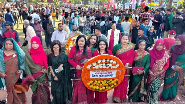 মহান বিজয় দিবসে সিলেট জেলা মহিলা দলের শ্রদ্ধাঞ্জলি নিবেদন